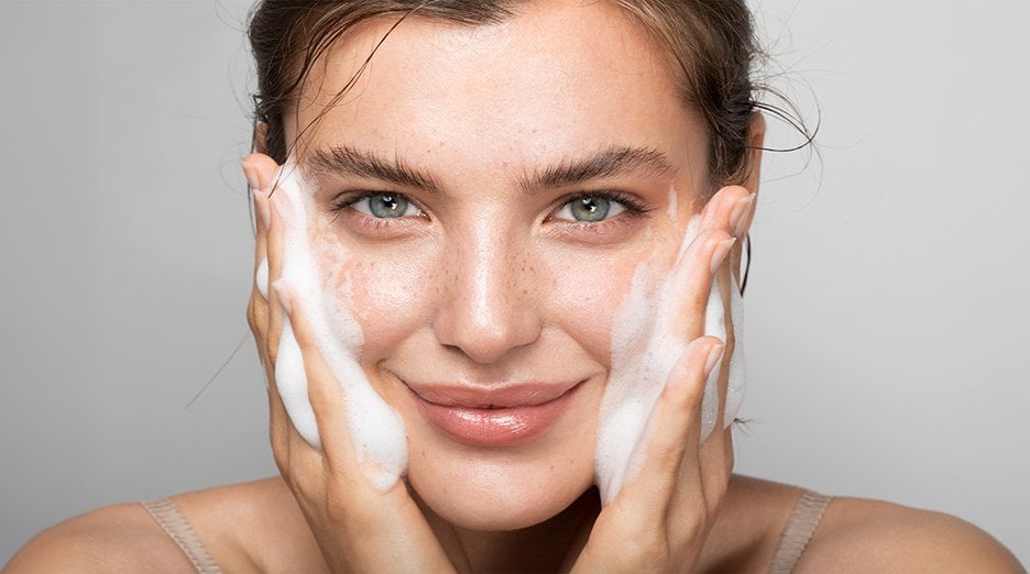 Elements Wellness Radiant Glow Face Wash (100g)